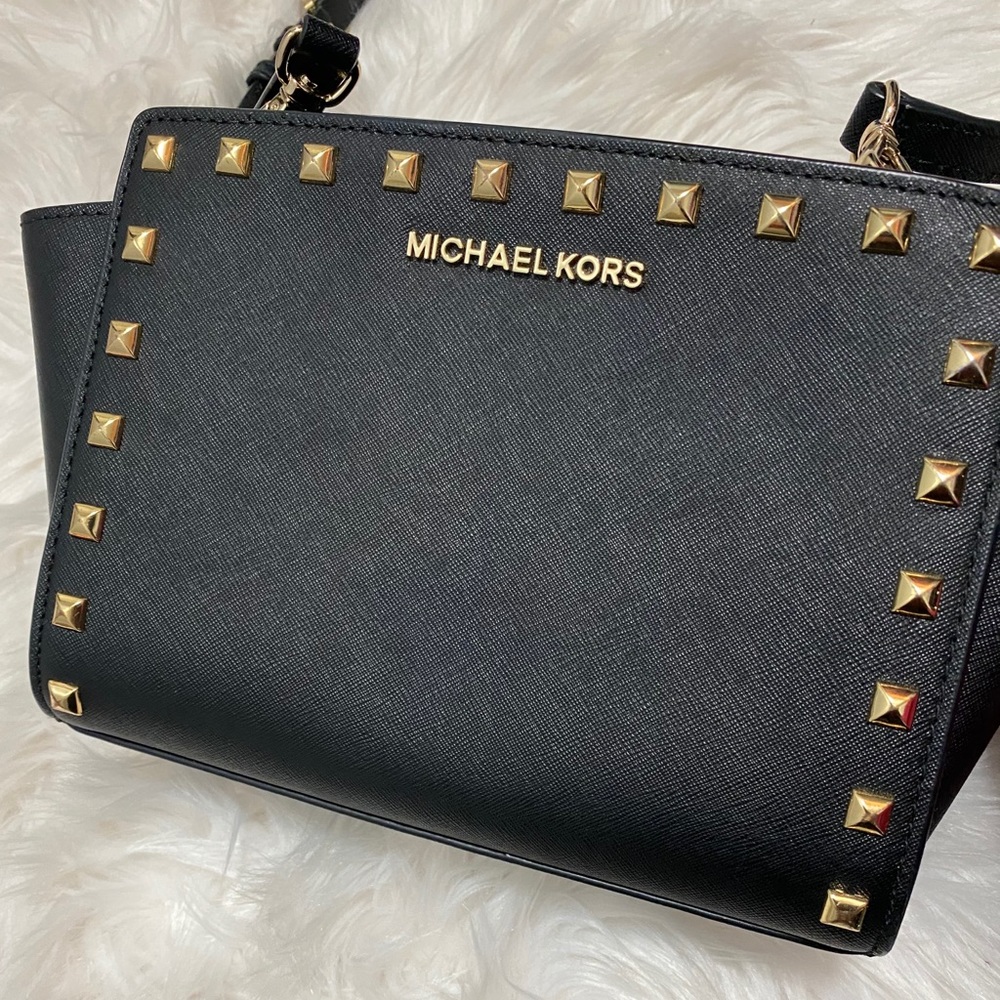 SELMA LEATHER STUD CROSSBODY: Michael Kors